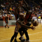 Asegura Toros serie a punta de cuadrangulares