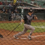 Renfroe y Reyes lideran rebelión de San Diego