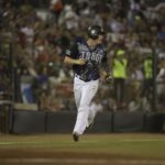 Sencillo de Villanueva en la novena le da la victoria a Padres sobre Diamantes