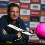 Águilas sacan triunfo en entradas extras frente a Mayos
