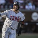 Video | Yonder Alonso pegó su cuadrangular 100 ante su ex equipo