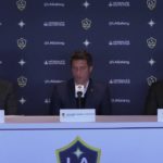 Guillermo Barros Schelotto reveló que no ha hablado con Zlatan Ibrahimović