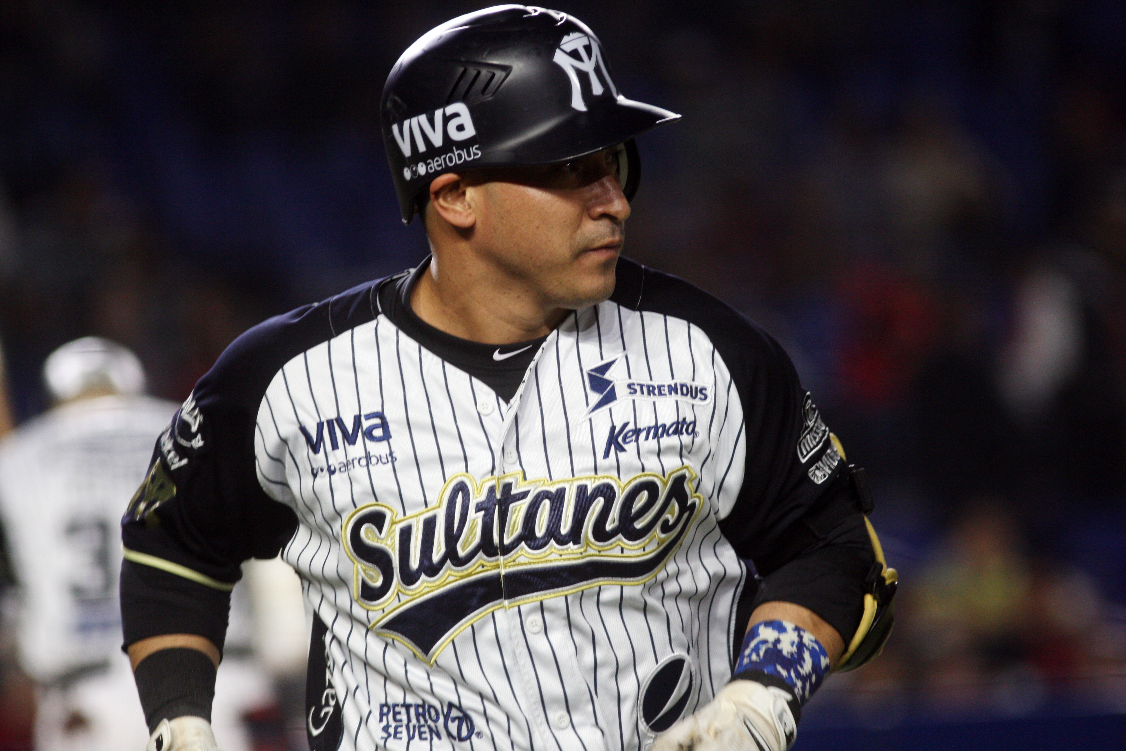 Águilas y Sultanes intercambian jugadores – TJ Sports