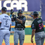 Oportuna ofensiva le dio a Padres el del honor contra Azulejos