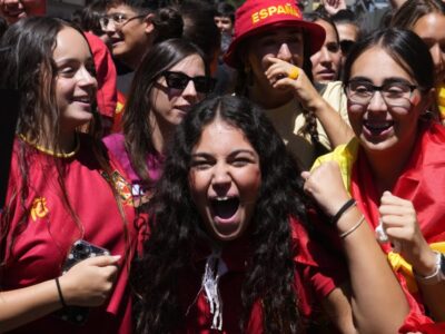 EN VIVO: Fans de la Selección Española CELEBRAN afuera del estadio tras la GOLEADA a Georgia