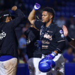 Del brazo de Stock y el bateo de Reivaj los campeones pegan primero en el Clásico Sonorense