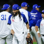 Ohtani pega HR en su debut en playoffs y Dodgers remontan para vencer a Padres