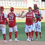 Vence Charros a Rieleros y asegura primera serie de la temporada